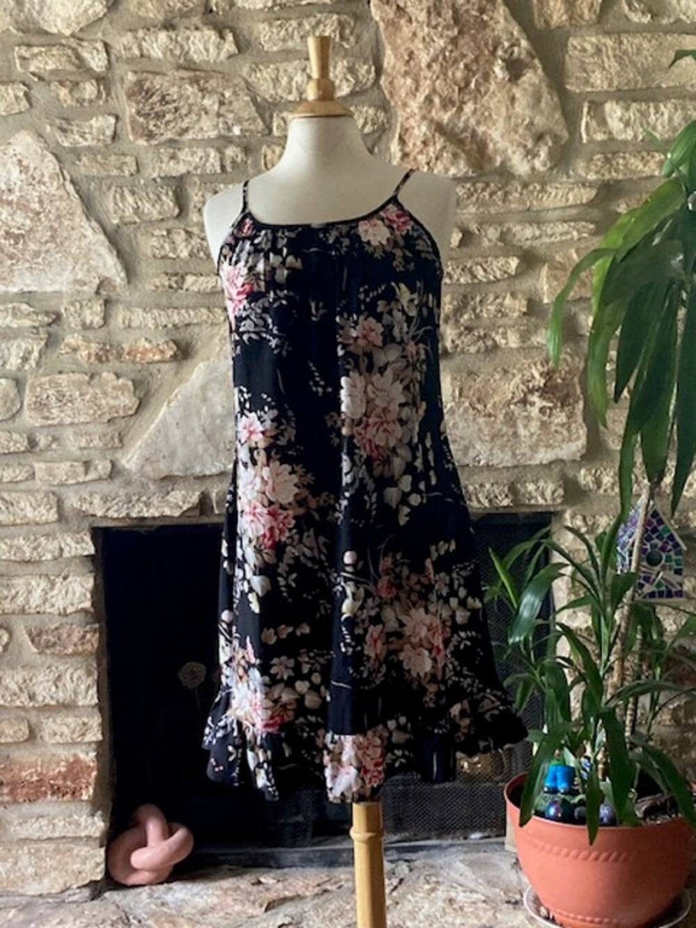 Black Floral Ruffle Hem Dress - Romantic Hut - Size L